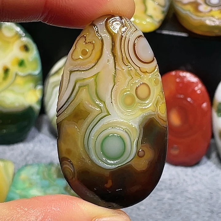 玛瑙/玉髓未镶嵌珠宝奇石