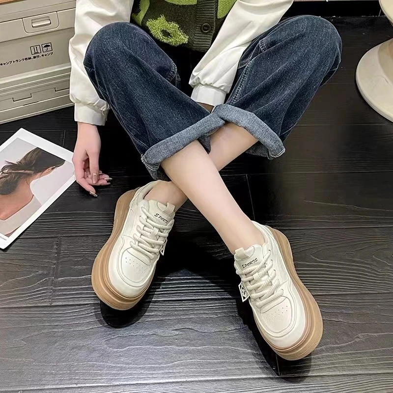 8502女士百搭休闲板鞋