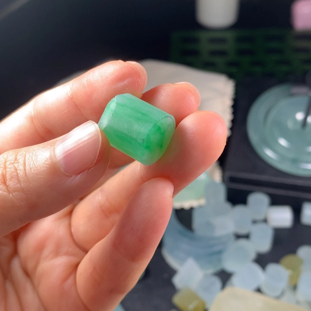 未镶嵌定制翡翠凌****）