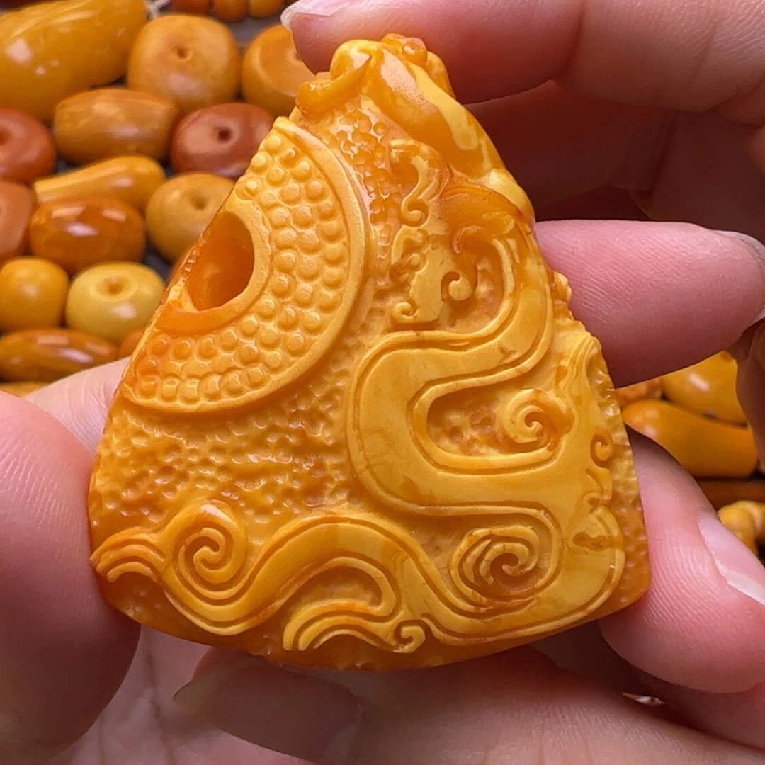 蜜蜡未镶嵌裸石龙，皮休