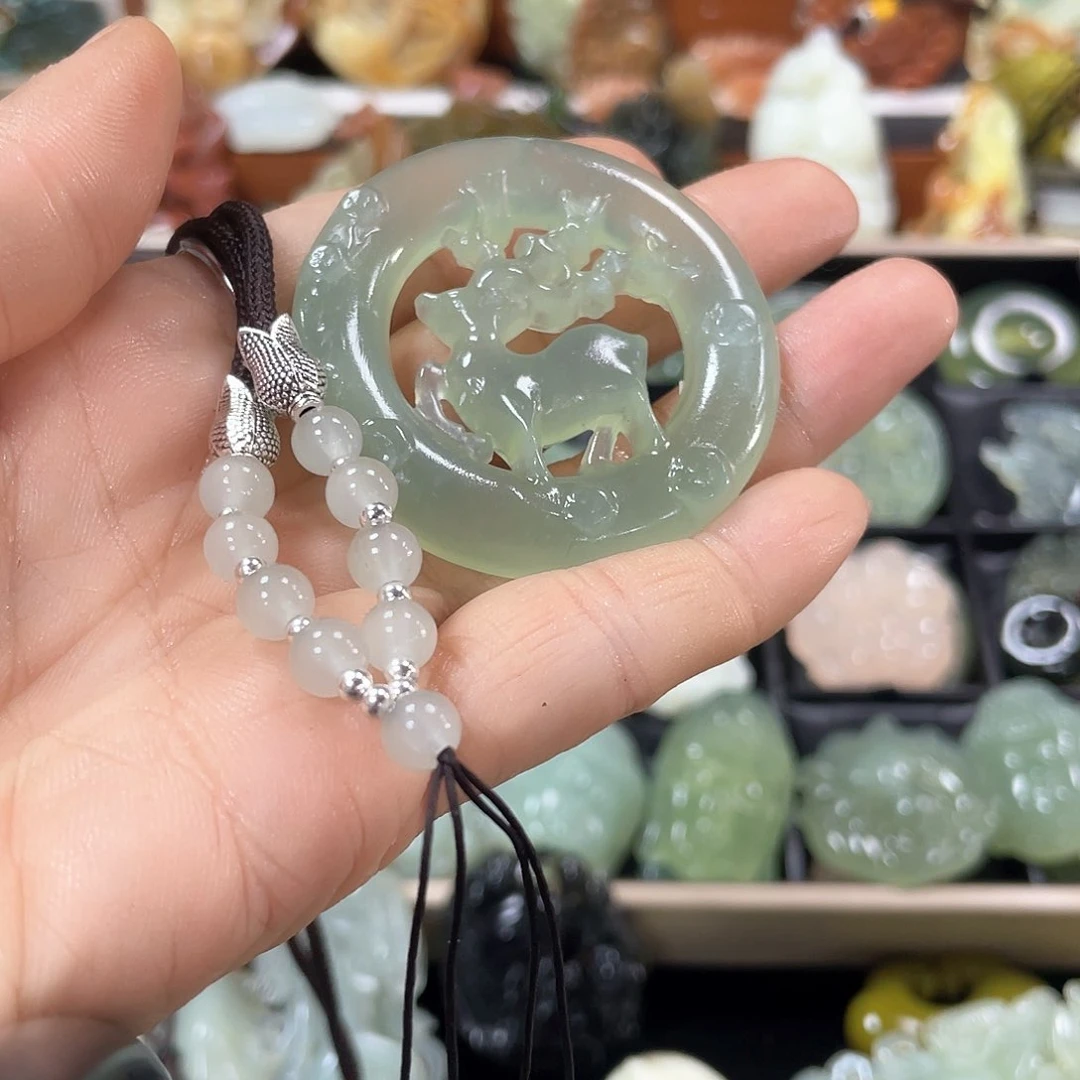 蛇纹石玉颈饰未镶嵌