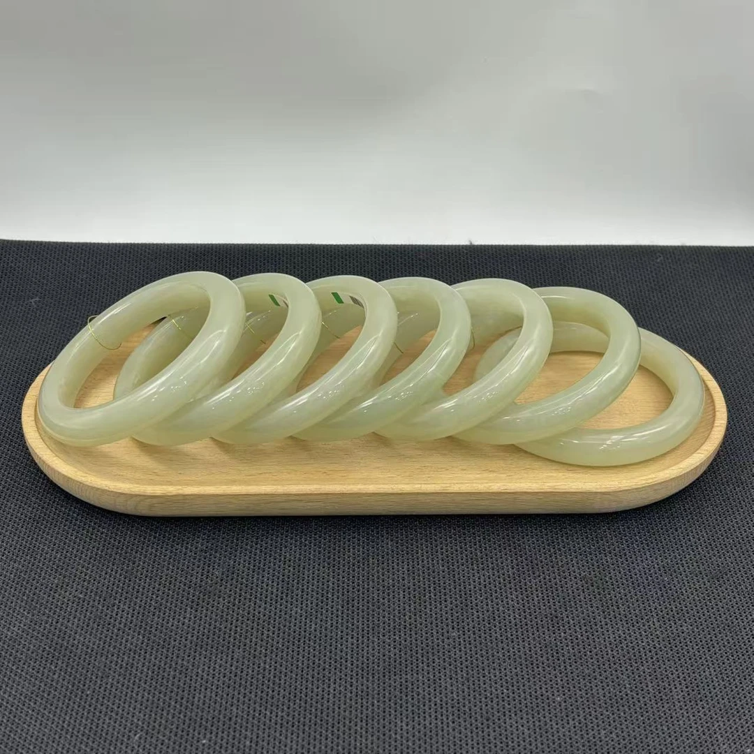 老卢和田玉手镯精美时尚气质款多样性发货其一 39