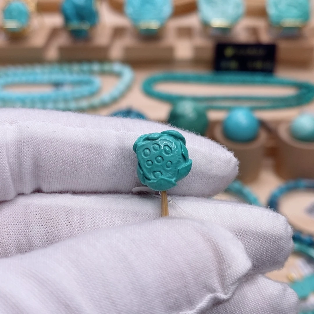 绿松石未镶嵌珠宝奇石