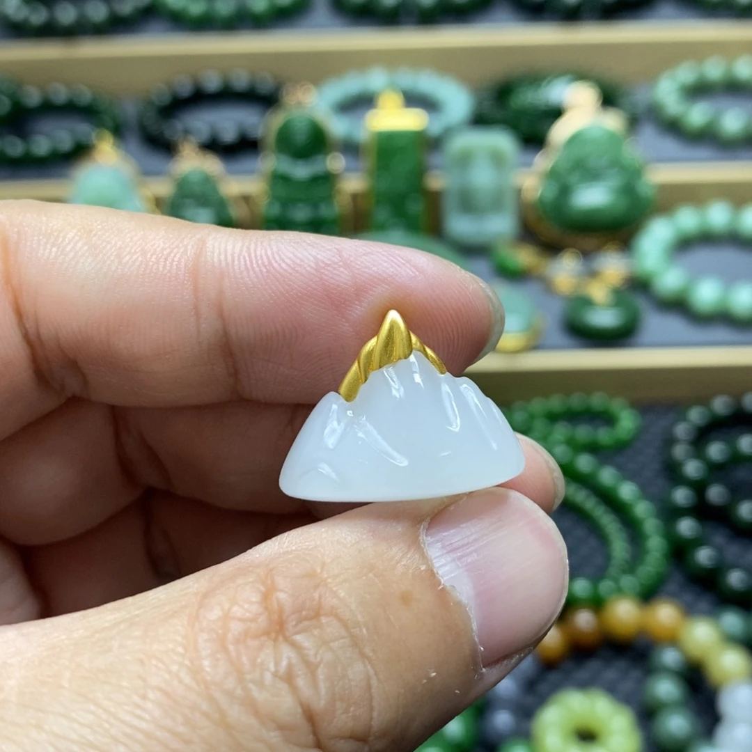 和田玉18K金镶嵌颈饰