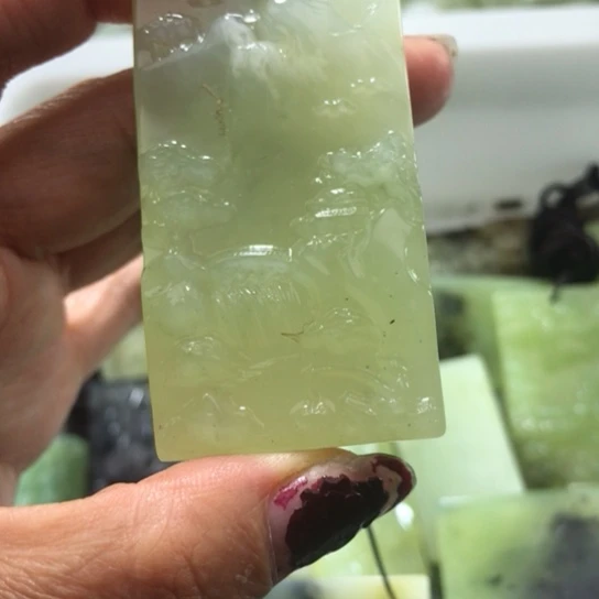 岫玉未镶嵌吊坠吊坠
