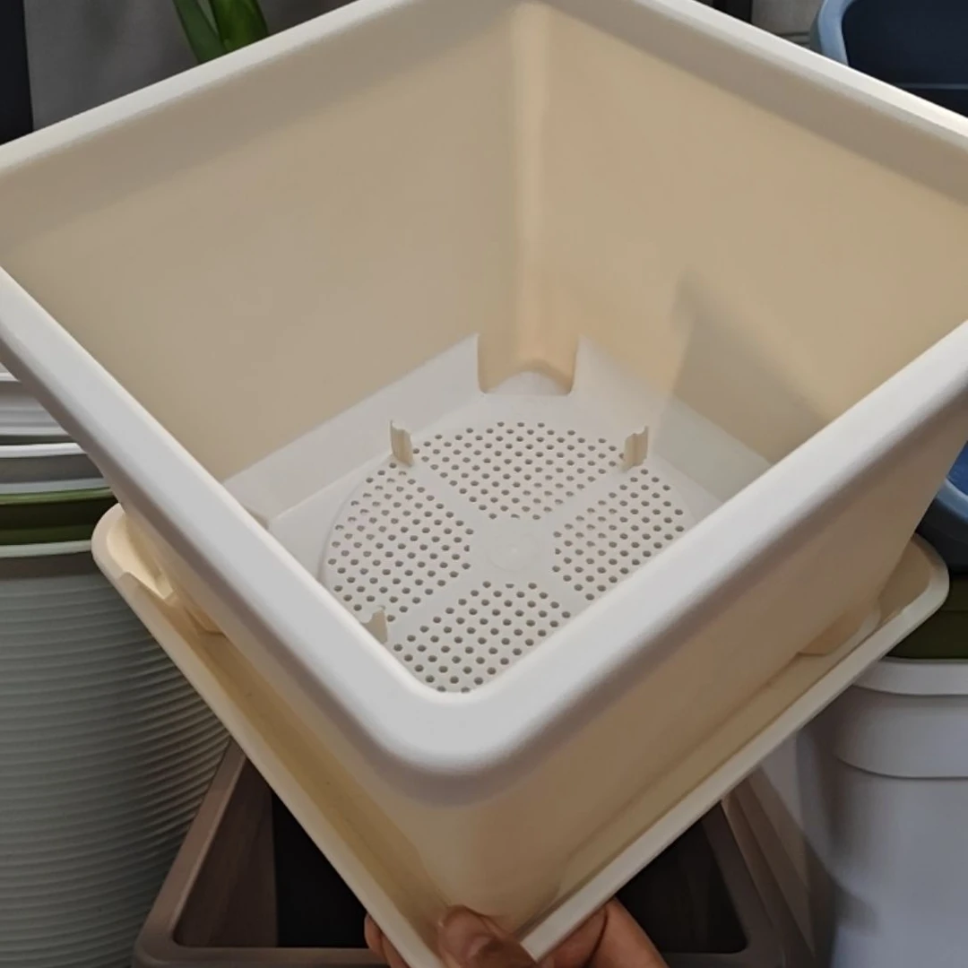 球根方盆外口径27，香象牙白带托2个