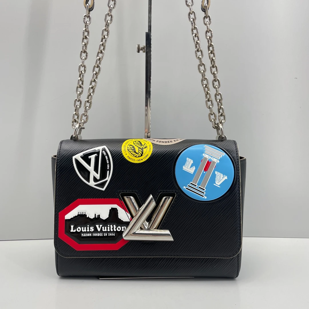95新 LouisVuitton/路易威登 优选Twist徽章水波纹链条包23x16x9