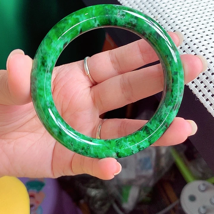 翡翠未镶嵌手镯翡翠