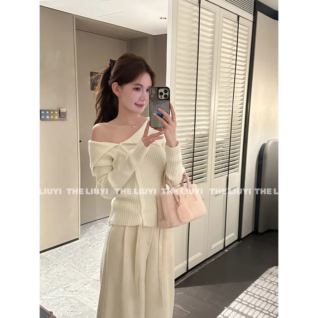 【LIUYI】一眼沦陷~气质纯欲不规则羊毛露肩毛衣51081