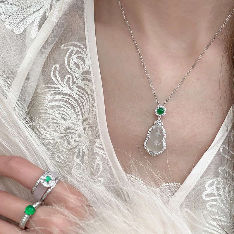 铜合金项链 新中式轻奢小众国风项链女气质复古葫芦绿色锁骨颈链