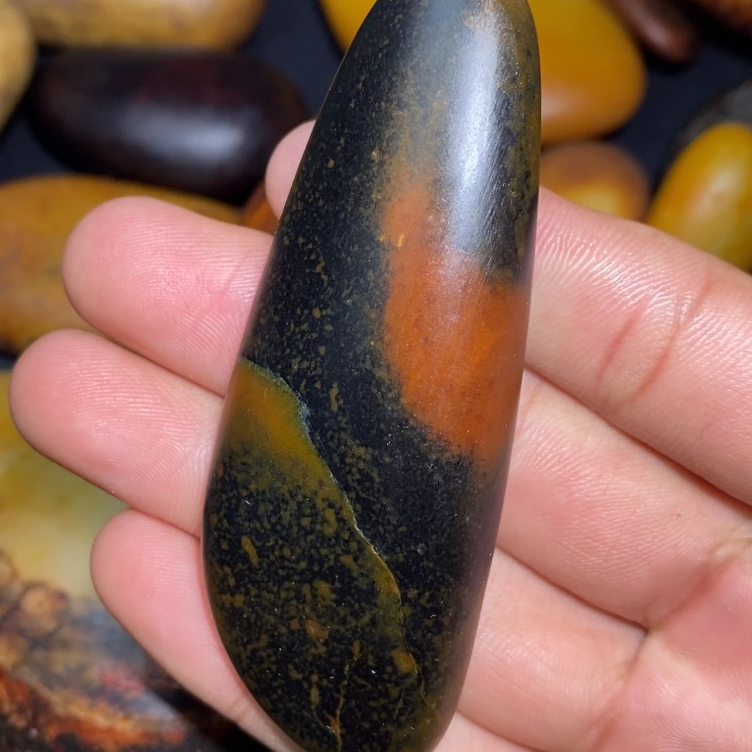 和田玉未镶嵌珠宝奇石