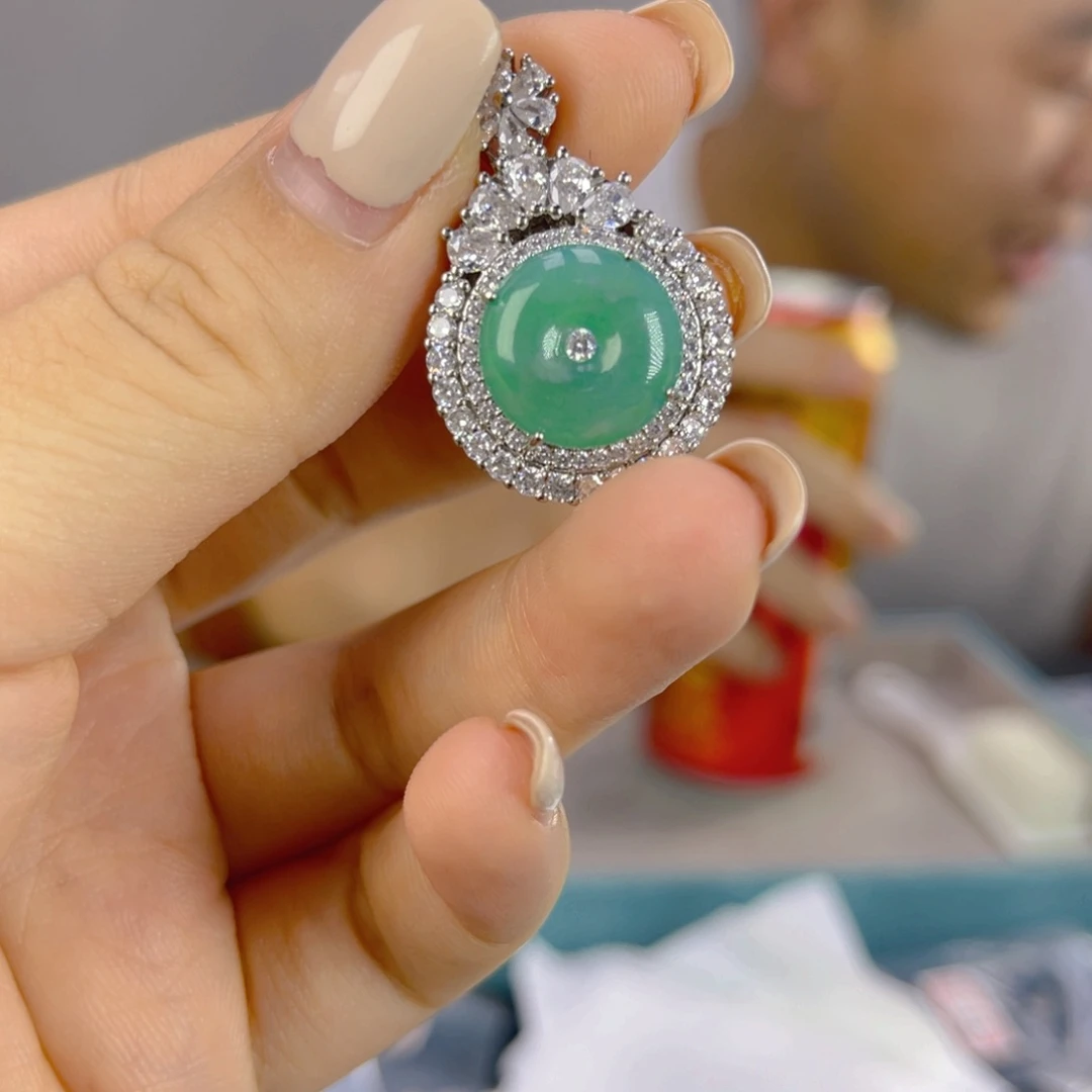 翡翠未镶嵌颈饰天然翡翠A货