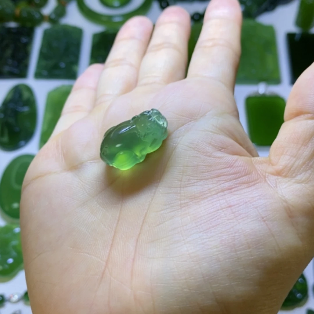 【闪购商品】蛇纹石玉颈饰未镶嵌