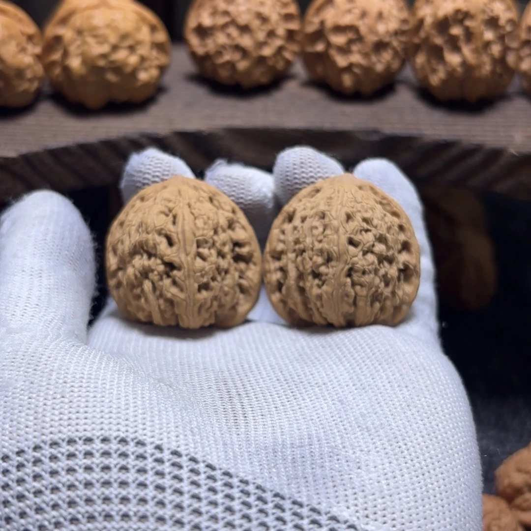 把件文玩核桃承德密纹红玛瑙36边