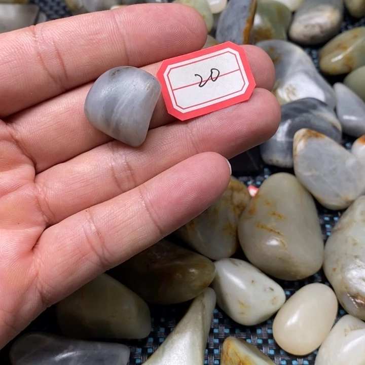 未镶嵌和田玉把件王**）20