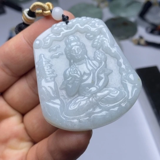 翡翠未镶嵌颈饰翡翠