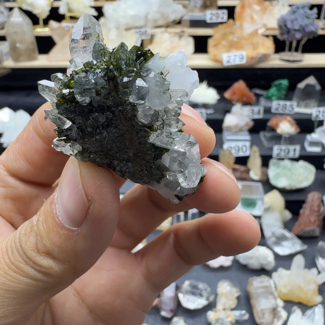 石材四川绿帘水晶