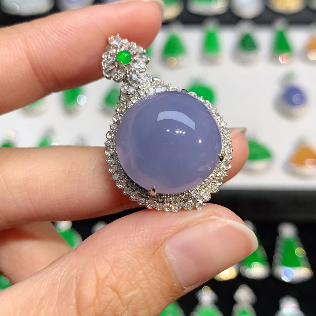 翡翠18K金镶嵌颈饰翡翠