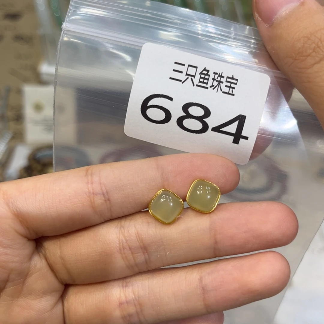 小***肥和田玉银S925镶嵌耳饰