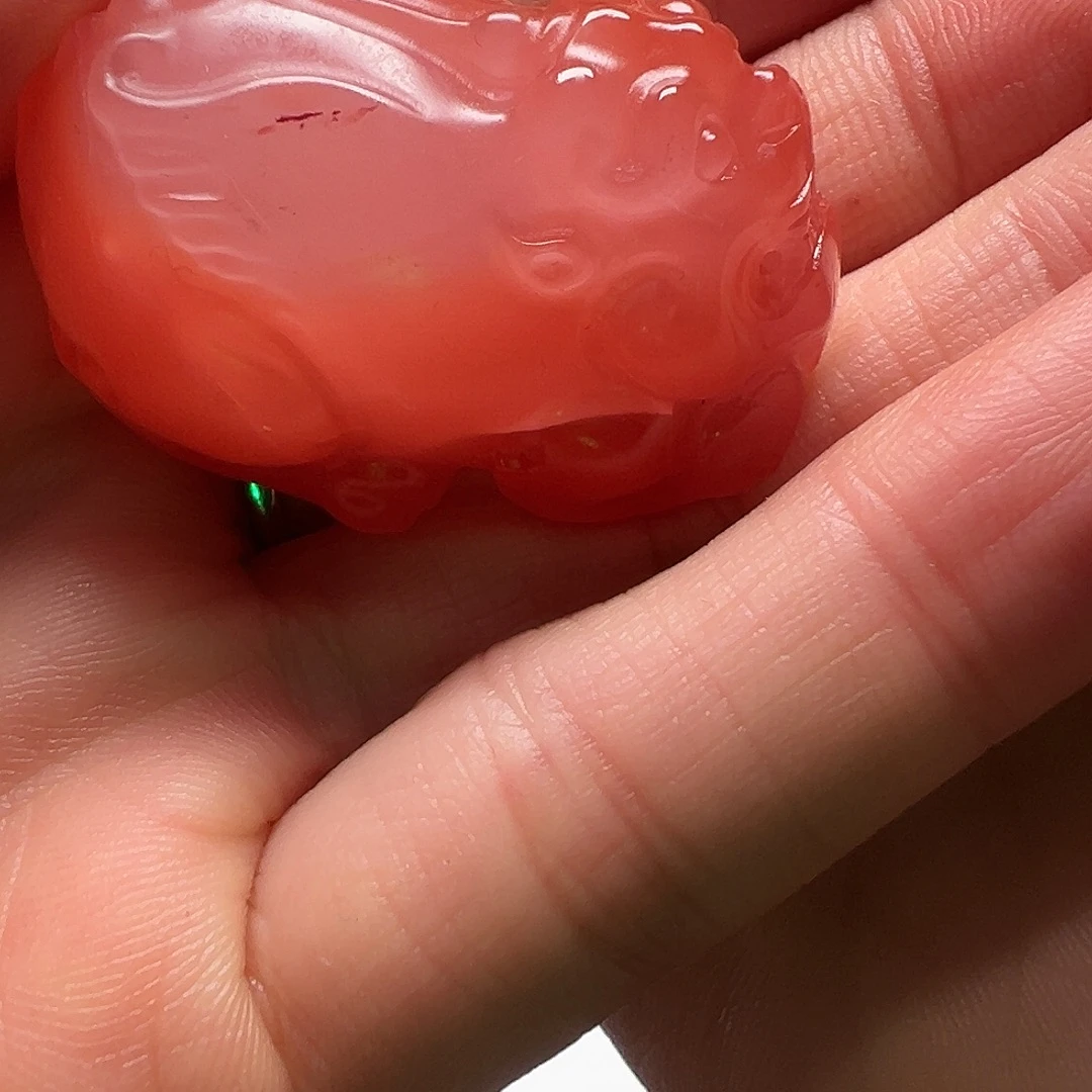 花岗石铁合金红色吊坠