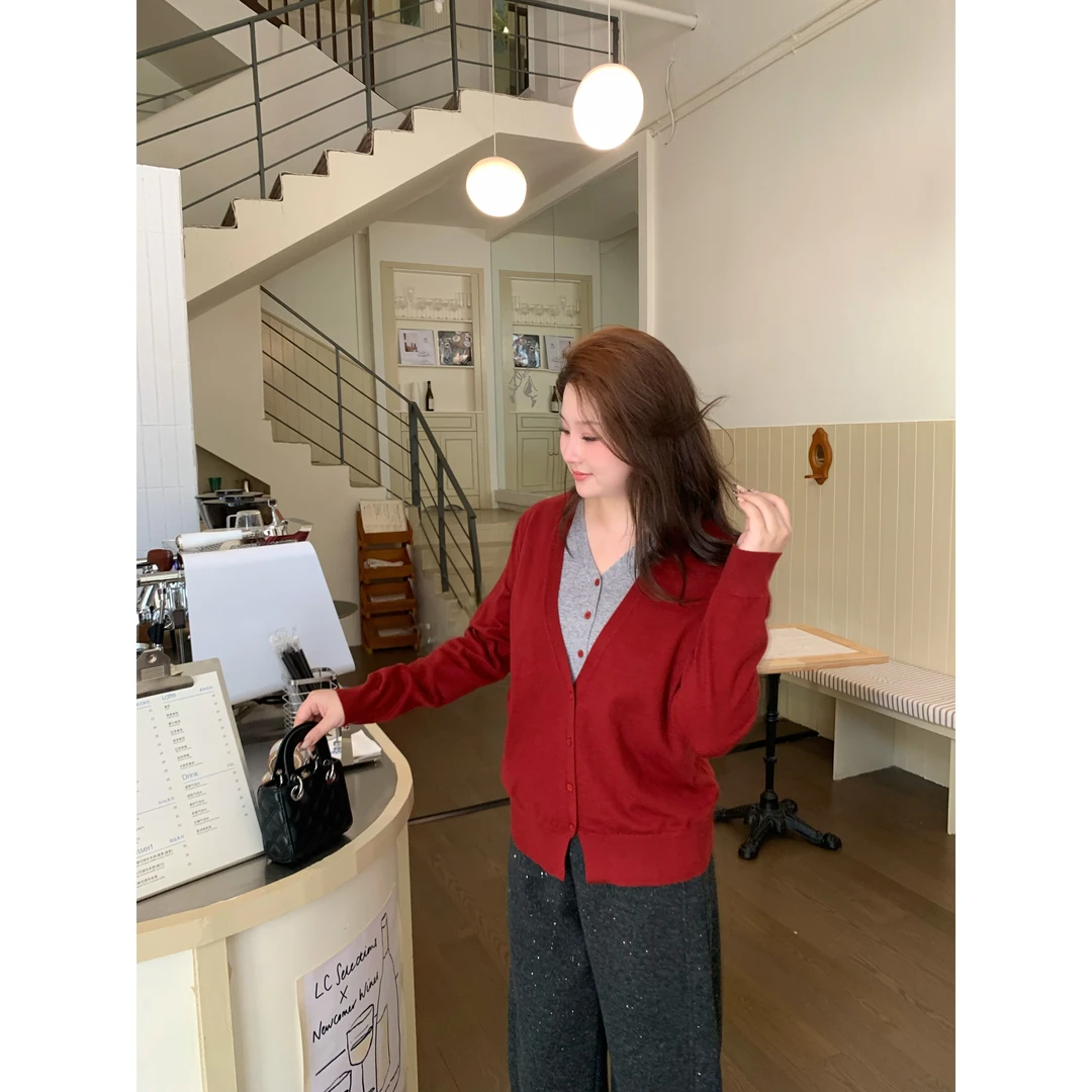 可露露~胖mm假两件V领针织开衫女2025秋冬新款宽松显瘦打底衫6789