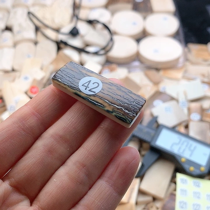 泥塑不打孔联系客服