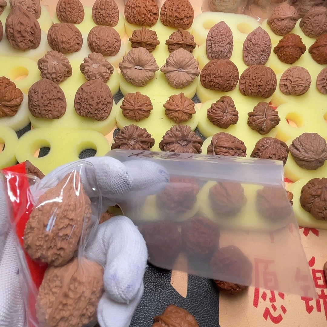 螃****吊坠文玩核桃塔尖