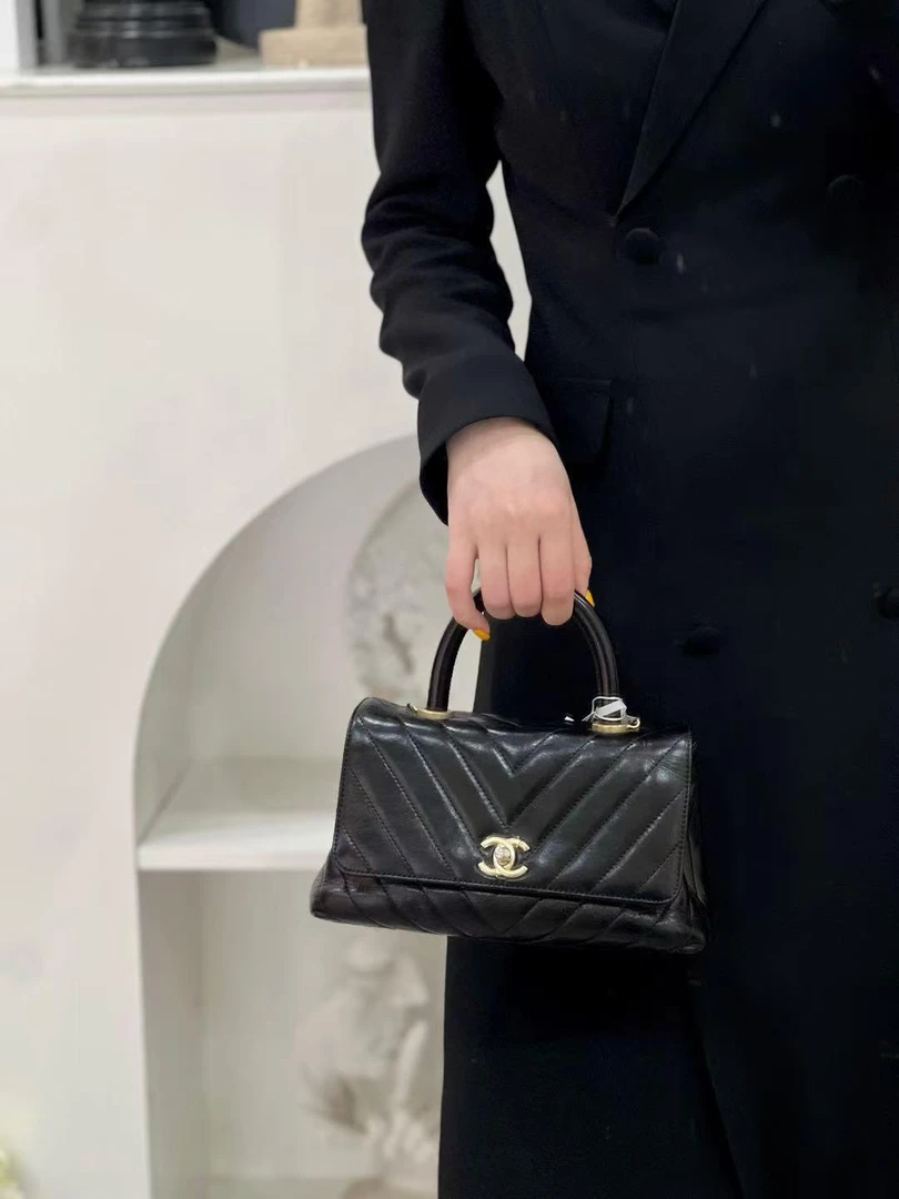 99新 Chanel/香奈儿 coco handle小号黑金v纹牛皮/优品