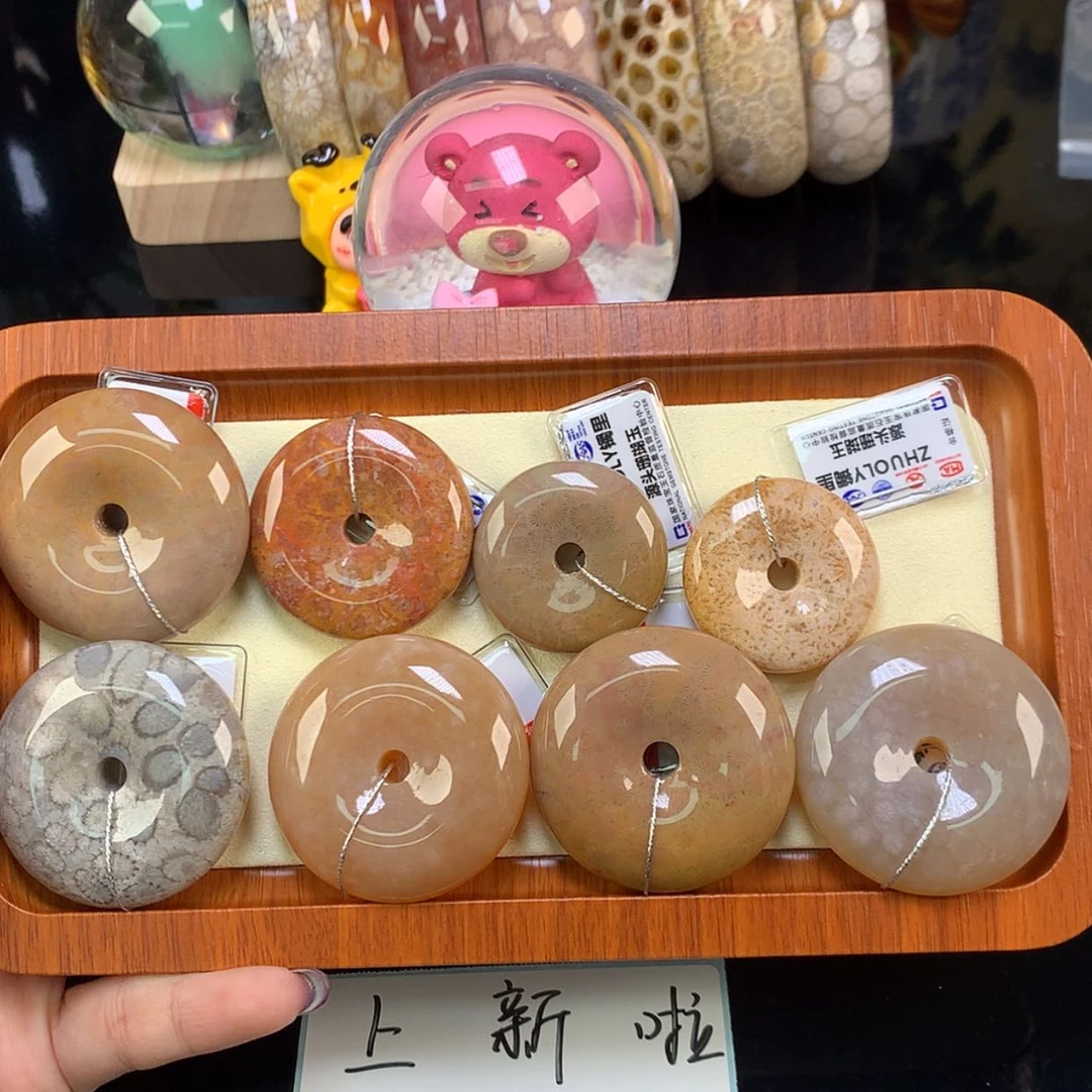 【闪购商品】颈饰未镶嵌硅化珊瑚（珊瑚玉）上新平安扣30米一个（4号）