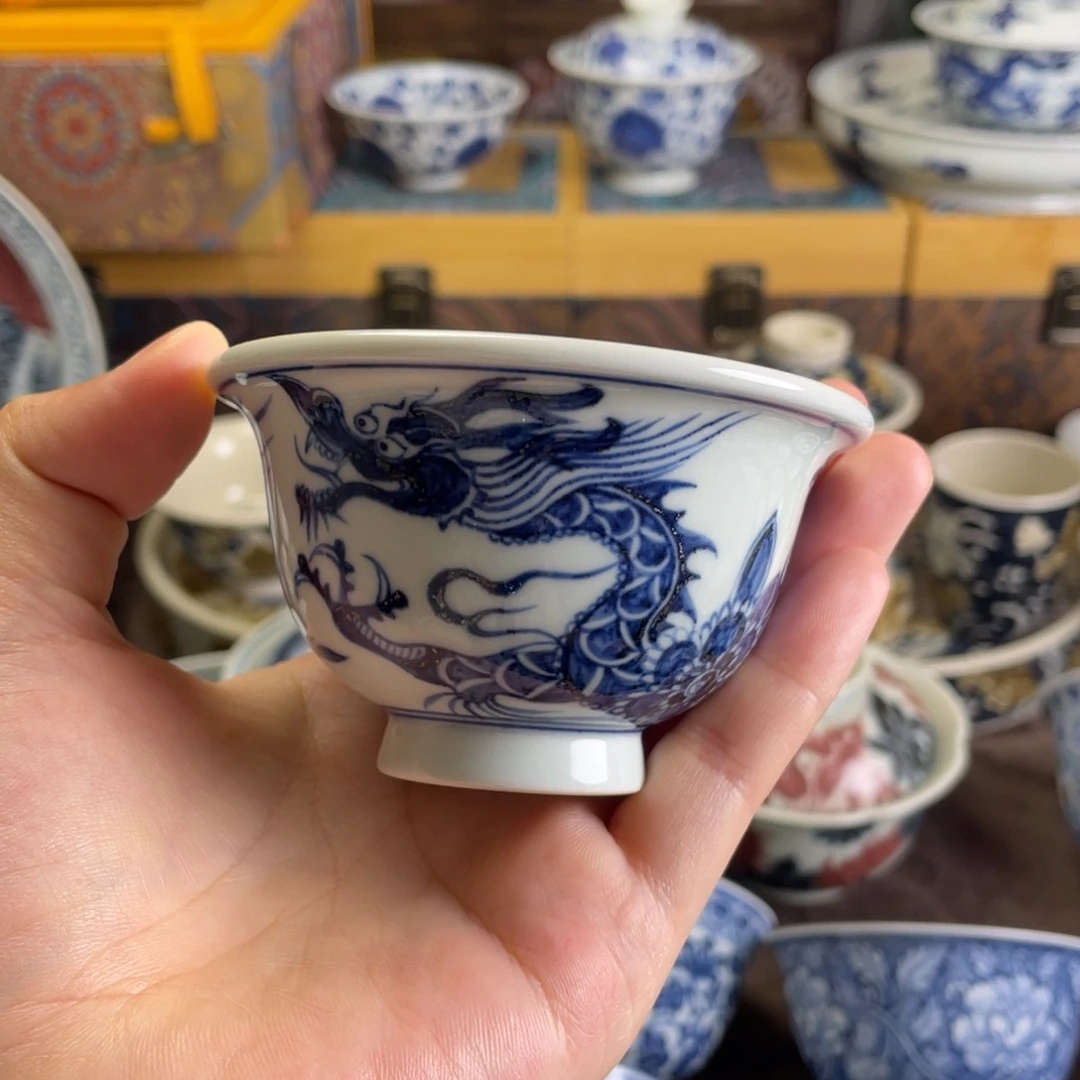 11景德镇青花龙压手