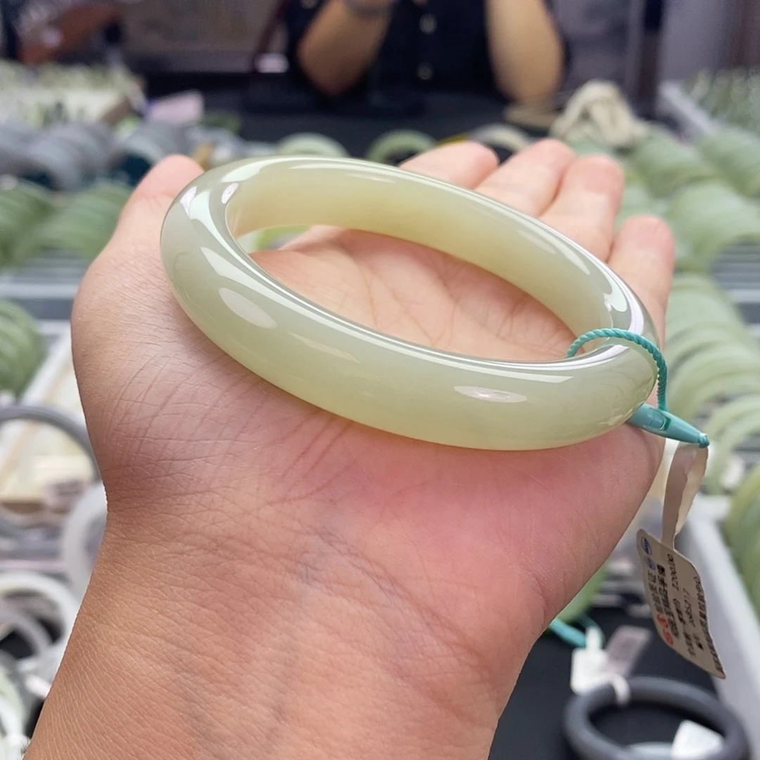 和田玉未镶嵌珠宝奇石和田玉手镯56