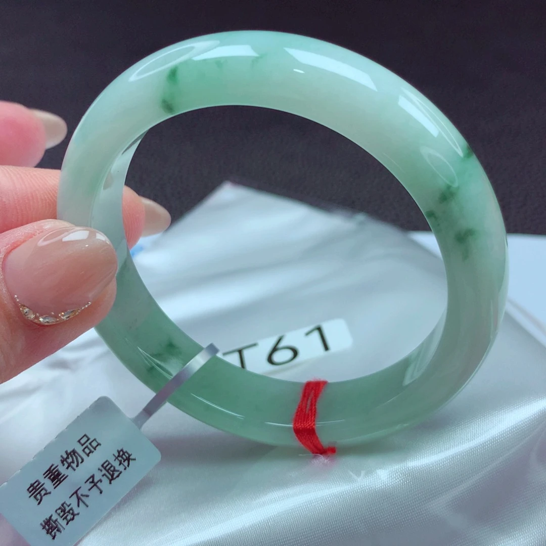 翡翠手镯未镶嵌手镯88