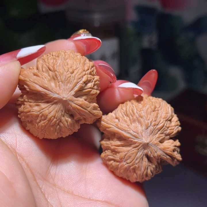 文玩核桃吊坠      37