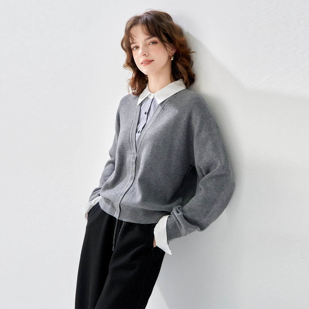 2025冬款翻领假两件气质开衫上衣休闲时尚百搭针织衫女