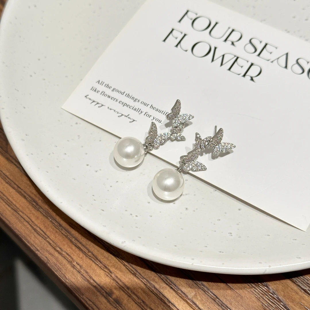 铜合金耳饰 AL4231轻奢名媛蝴蝶坠耳环百搭时尚高级耳饰气质法式