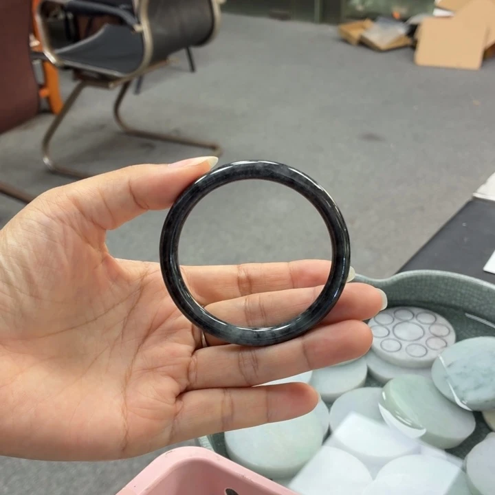 一***切翡翠未镶嵌手镯翡翠手镯