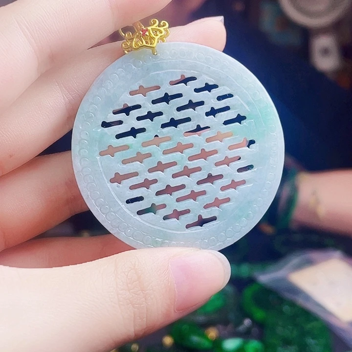 颈饰未镶嵌翡翠多样性