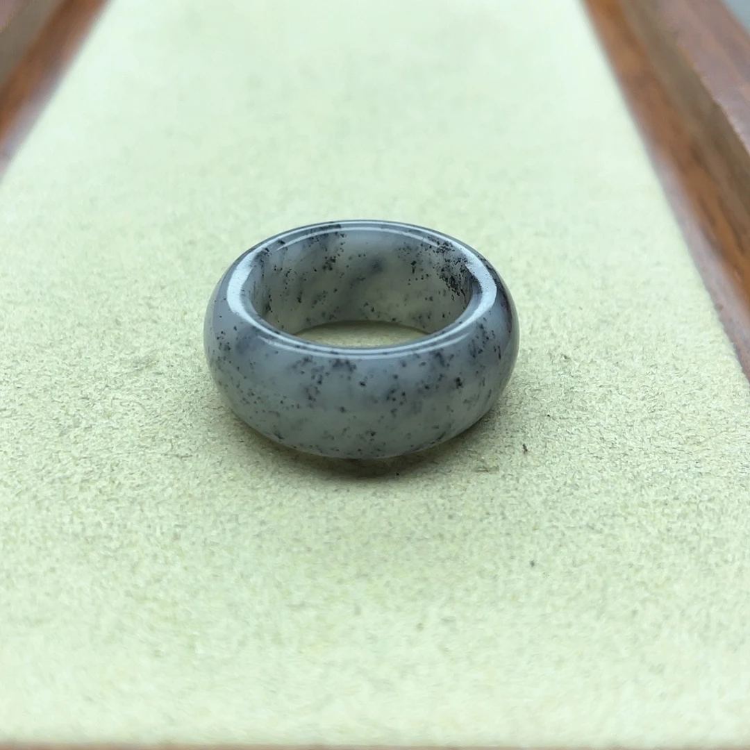 未镶嵌戒指和田玉67青花轮胎13码