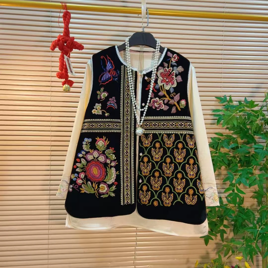 民族风显贵重工刺绣马甲+绣花打底胖2025秋季新款新中式国风套装