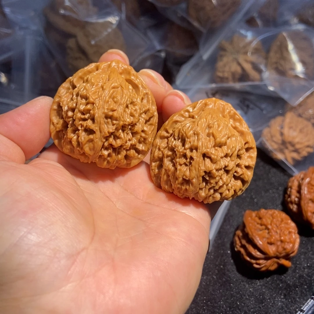 吊坠文玩核桃南疆石三角老树80