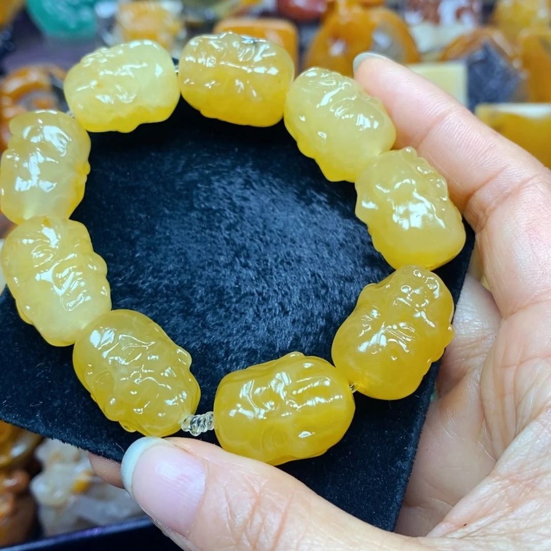 未镶嵌石英质玉（黄龙玉）颈饰