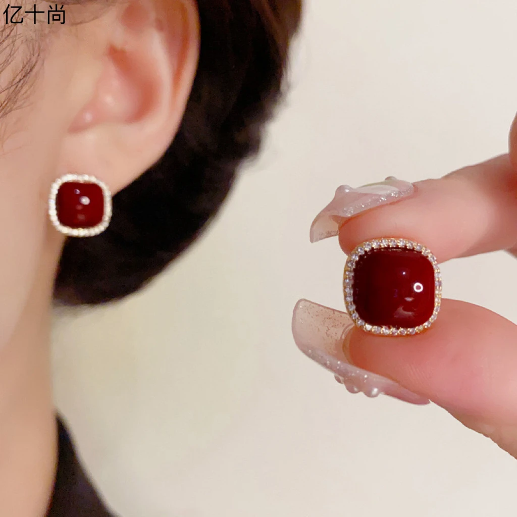 925银合成锆石耳饰 亿十尚方红高档耳钉轻奢时尚气质洋气简约大气
