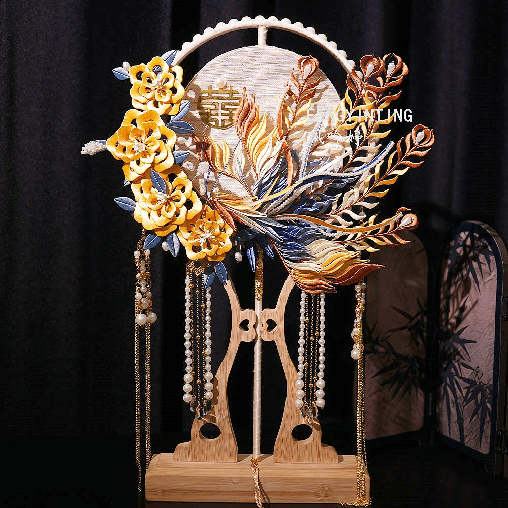 重工新娘团扇结婚中式婚礼成品扇子新娘出嫁手工喜扇非缠花秀禾扇