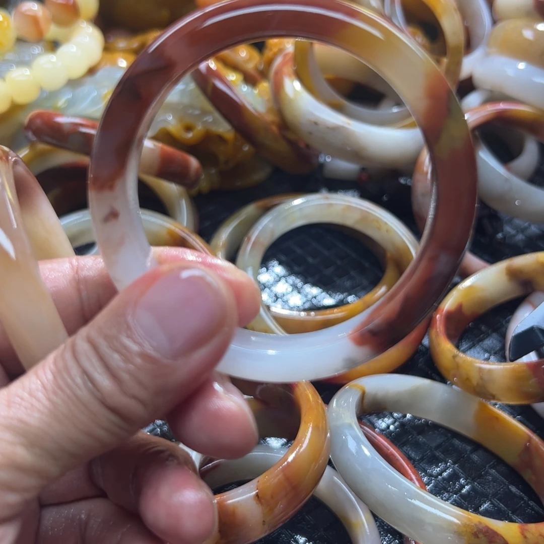 叶***^石英质玉未镶嵌颈饰