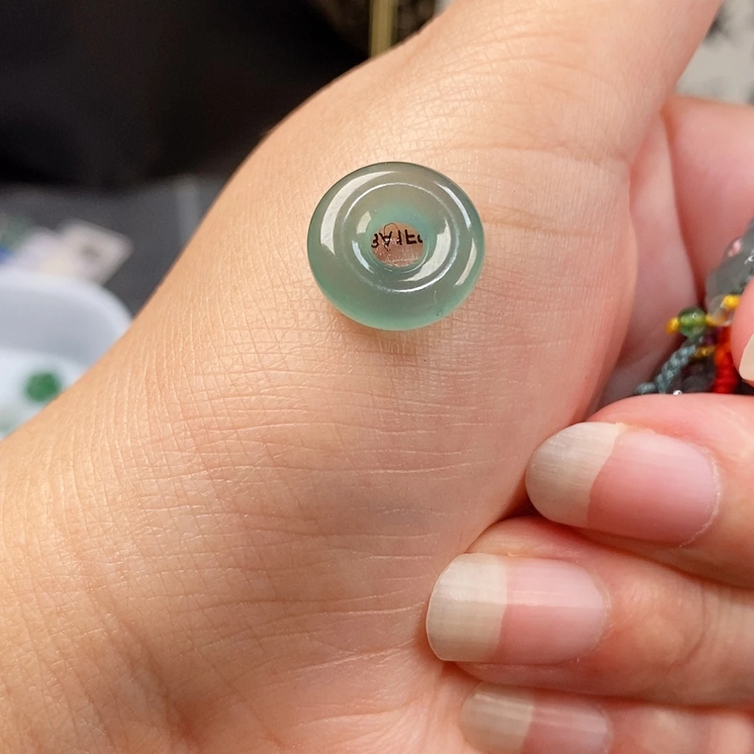 翡翠未镶嵌颈饰冰种甜甜圈