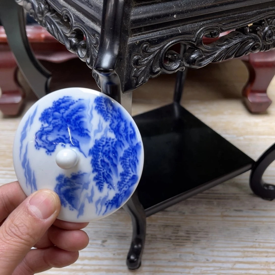 瓷片神*密密麻麻地排列着一