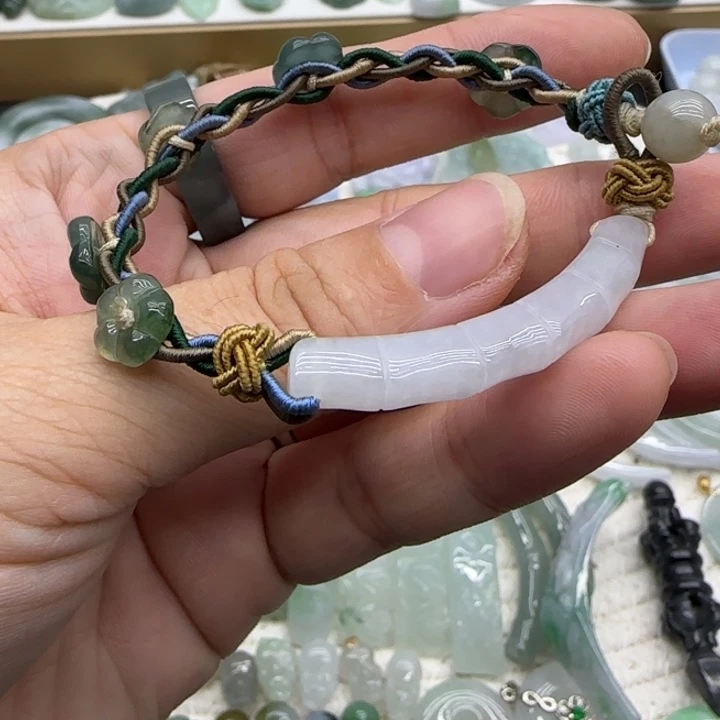 翡翠未镶嵌手链藤蔓花手牌