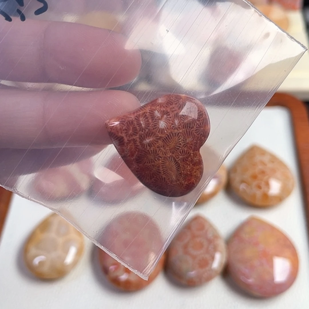 【闪购商品】硅化玉吊坠(赠链)未镶嵌闲**鹤