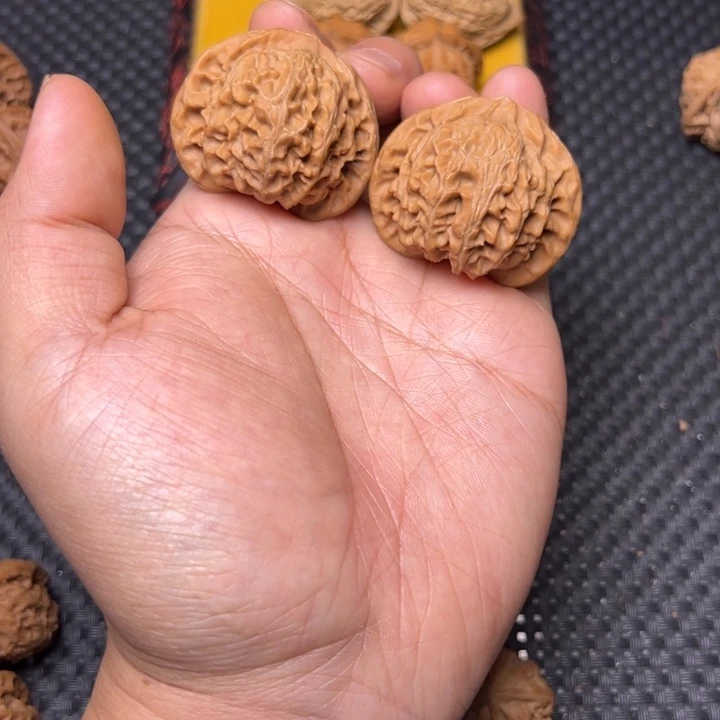 文玩核桃吊坠宫灯