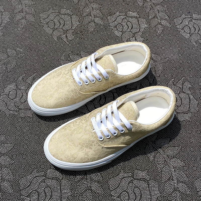夏季新款百搭浅黄色印花低帮时尚潮鞋男款帆布鞋学生百搭旅游鞋